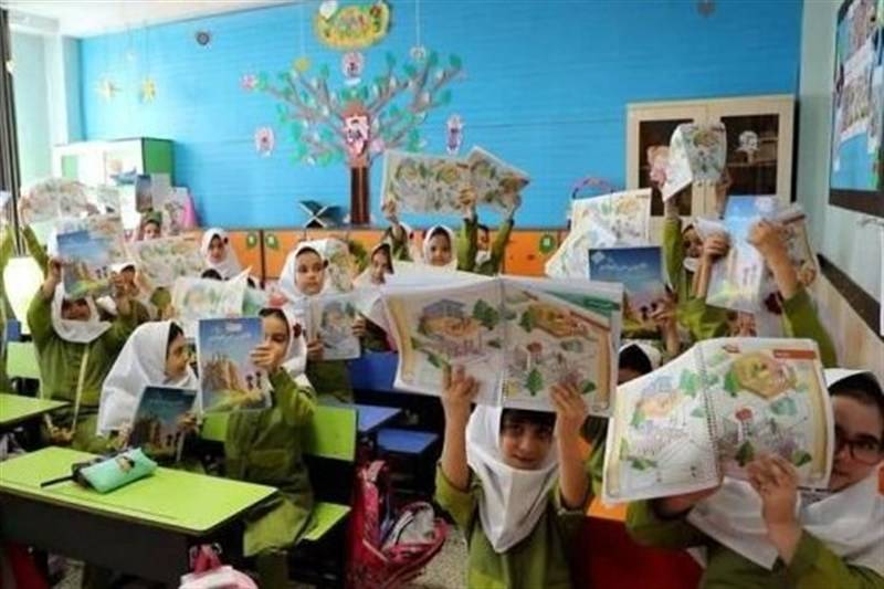 کاظمی اجرای برنامه درسی جدید را به ۲۰۰ مدرسه ابلاغ کرد