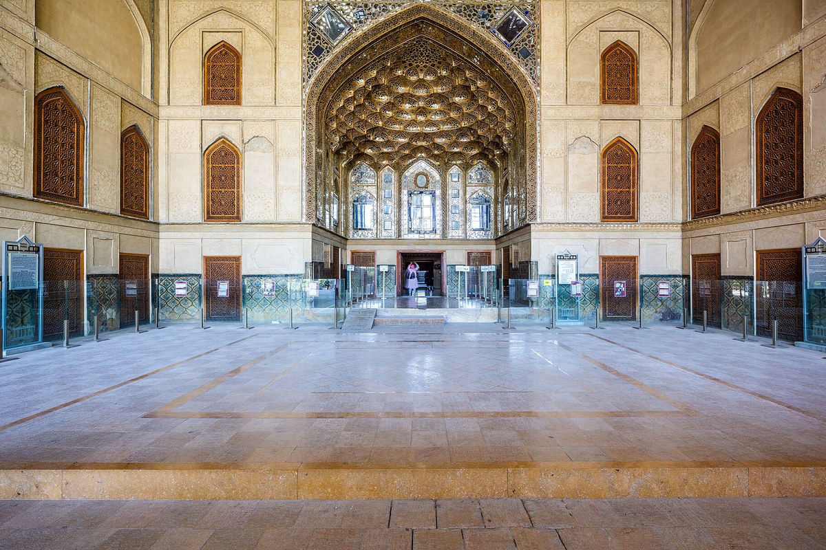 نمایش عهدنامه منسوب به امام علی(ع) در چهلستون